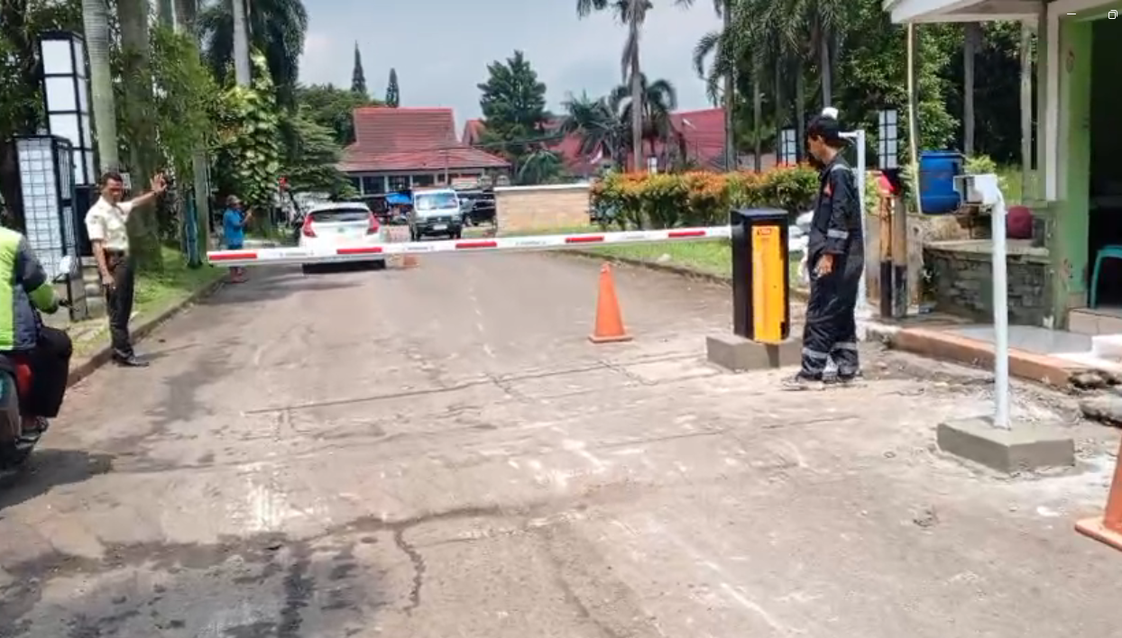 2 Gate P1800 1 IN 1 OUT + Camera Capture Zcluster Real